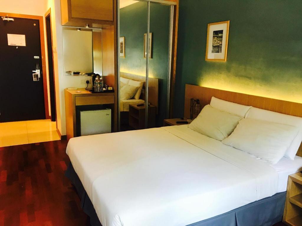 Quayside Hotel Malacca Екстериор снимка